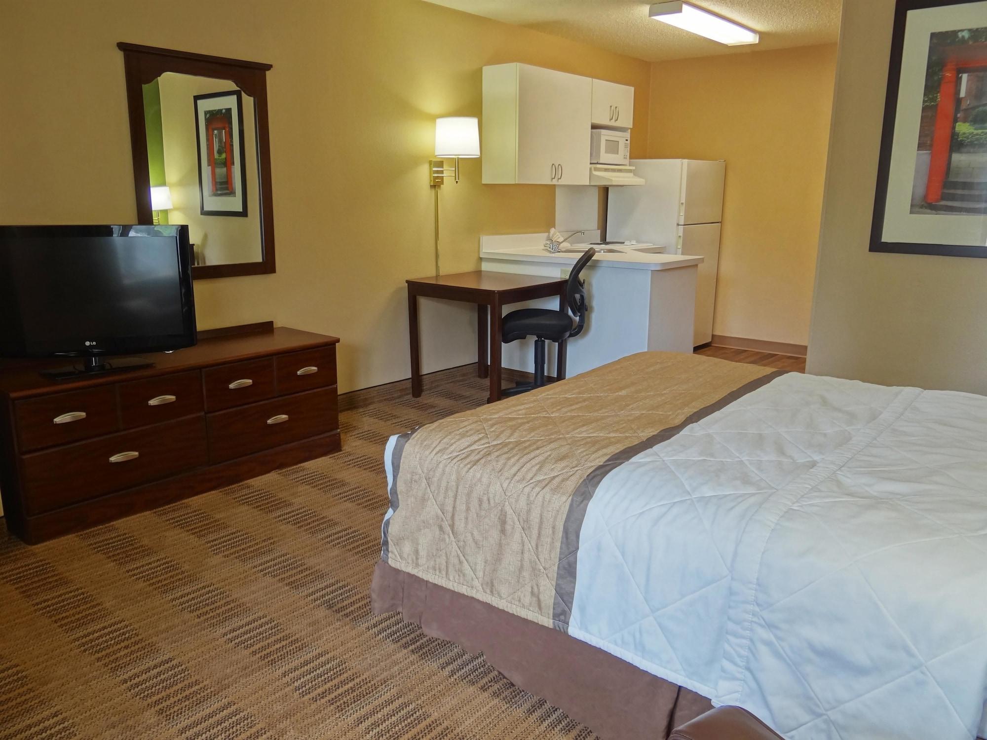Extended Stay America Select Suites - Roanoke - Airport Екстериор снимка